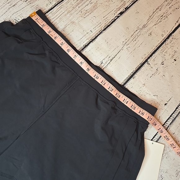 NWT Lululemon Stretch Woven Relaxed Fit High-Rise Short 4” - Black, Size XL - Picture 16 of 16